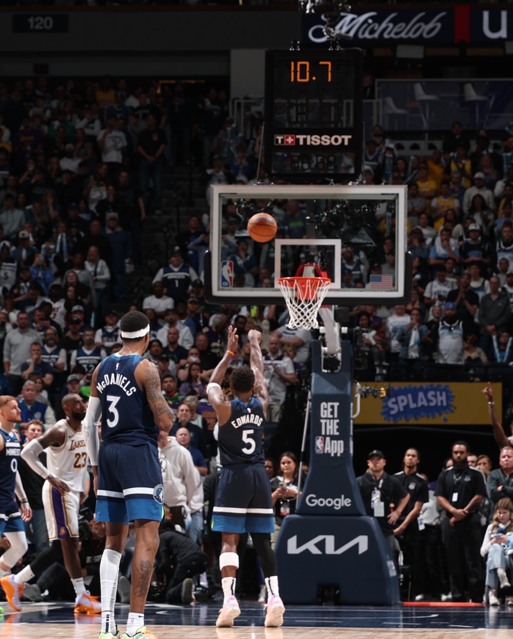 爱游戏官方入口里程碑夜马赛防线松动，NBA常规赛冲刺阶段刷纪录，态度坚定，身体对抗强度拉满的简单介绍